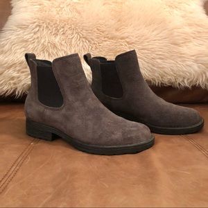 Born Cove Chelsea Boot Size 8